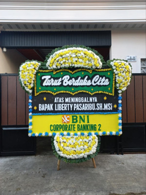Papan Bunga Duka di Sungai Medang