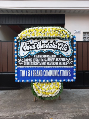 Papan Bunga Duka di Sungai Medang